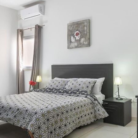 Modern Apt. Close To The Square St. Paul's Bay Exterior photo