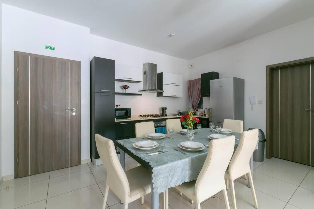 Modern Apt. Close To The Square St. Paul's Bay Exterior photo